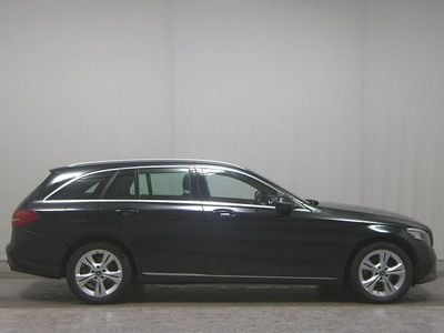 Gebraucht Mercedes C220 Avantgarde 194 PS (142 kW) 2019 Schwarz Limousine