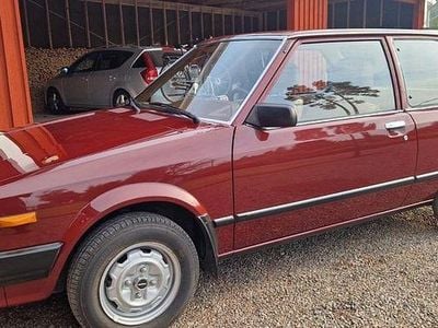 Second-hand Mazda 323 79 CP (58 kW) 1983 Roșu