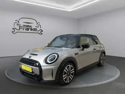 Gebraucht Mini Cooper S 178 PS (130 kW) 2023 Melting silver iii Kleinwagen