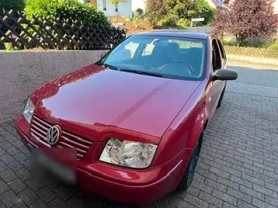 Gebraucht VW Bora Comfortline 105 PS (77 kW) 2003 Rot Limousine