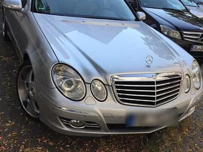 Occasion Mercedes E240 Elegance 177 ch (130 kW) 2002 Argent Berline