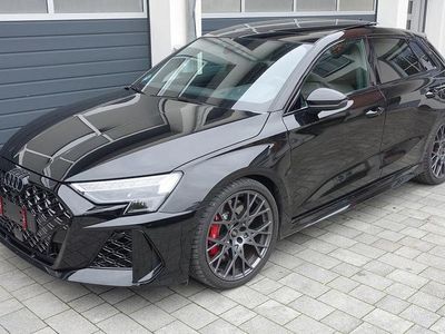 Schwarz Gebraucht 2025 Audi RS3 Sport Limousine | 67.450 € (Etwas zu teuer)