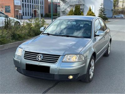 Gebraucht VW Passat 130 PS (95 kW) 2004 Grau Limousine