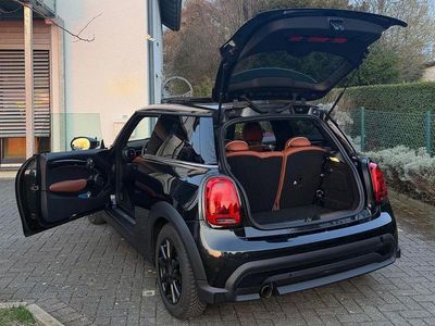 Gebraucht Mini Cooper Classic 136 PS (100 kW) 2023 Schwarz Kleinwagen