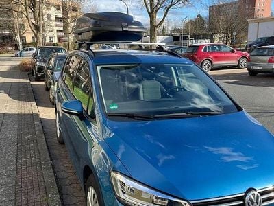 Gebraucht VW Touran Comfortline 150 PS (110 kW) 2019 Blau Van / Kleinbus