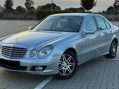 Silber Gebraucht 2006 Mercedes E200 Elegance Limousine | 7.450 € (Etwas zu teuer)