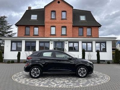 Gebraucht Hyundai Kona Select 100 kW (136 PS) 2022 Schwarz SUV