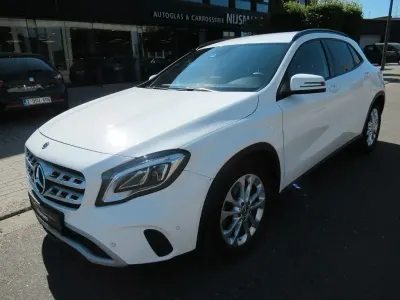Gebraucht Mercedes GLA180 122 PS (89 kW) 2019 Weiß SUV