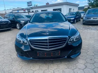 Gebraucht Mercedes E220 Elegance 170 PS (125 kW) 2013 Schwarz Limousine
