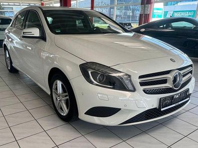Gebraucht Mercedes A180 122 PS (89 kW) 2015 Weiß Limousine