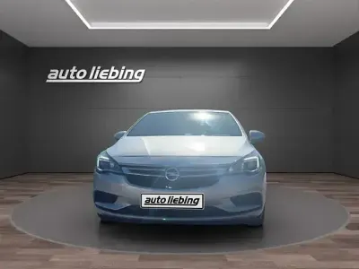 Gebraucht Opel Astra Edition 150 PS (110 kW) 2016 Argonsilber/sovereign/switchbl Limousine