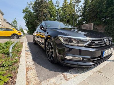 Schwarz Gebraucht 2019 VW Passat R-line Limousine | 20.950 €