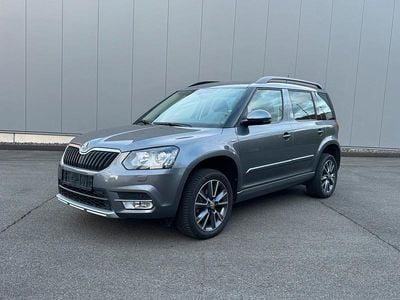 Usado Skoda Yeti Drive 110 HP (80 kW) 2017 Cinzento SUV