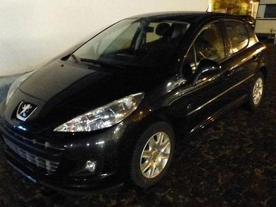 Gebraucht Peugeot 207 Urban Move 73 PS (53 kW) 2011 Schwarz Limousine