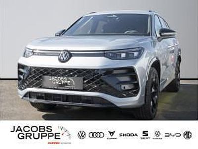 Neu VW Tayron Pro 150 PS (110 kW) 2026 Silber (silber / oyster silver) SUV