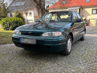 Gebraucht Hyundai Accent 75 PS (55 kW) 1996 Grün Limousine