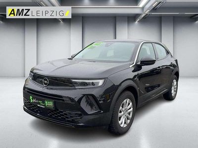 Gebraucht Opel Mokka Enjoy 131 PS (96 kW) 2023 Lackierung schwarz perla nera/ SUV