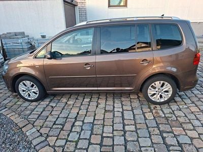 Braun Gebraucht 2013 VW Touran Life Van / Kleinbus | 9.899 € (Superpreis)