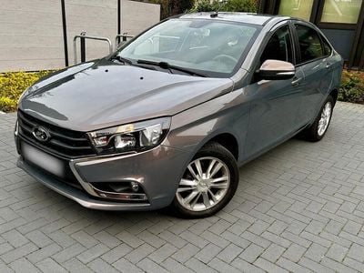 Gebraucht Lada Vesta 106 PS (77 kW) 2018 Grau Limousine