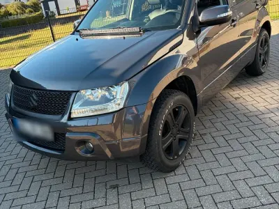 Gebraucht Suzuki Grand Vitara 169 PS (124 kW) 2011 Grau SUV
