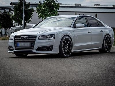 Audi S8 plus