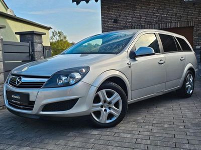 Usata Opel Astra Edition 116 CV (85 kW) 2010 Argento Berlina