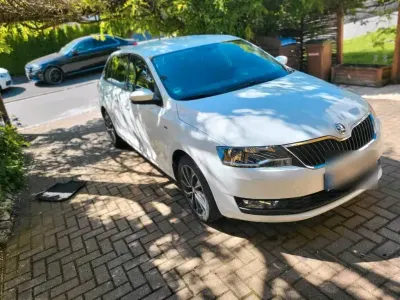 Gebraucht Skoda Rapid Drive 95 PS (69 kW) 2017 Weiß Kleinwagen