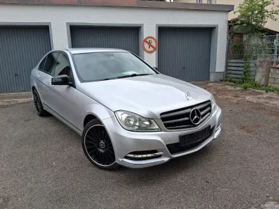 Gebraucht Mercedes C180 Elegance 156 PS (114 kW) 2013 Silber Limousine