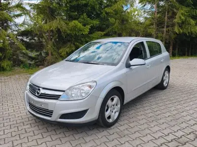 Gebraucht Opel Astra 116 PS (85 kW) 2009 Silber Limousine