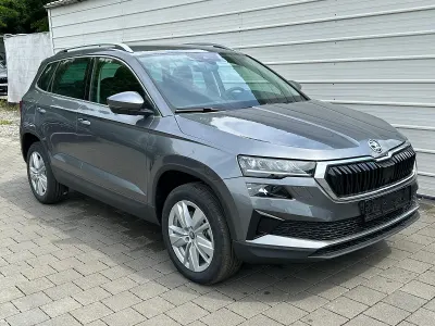 Neu Skoda Karoq 150 PS (110 kW) 2026 Black magic perleffekt SUV