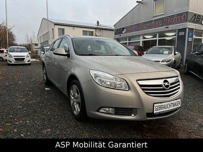 Gebraucht Opel Insignia Edition 140 PS (102 kW) 2009 Gold Kombi