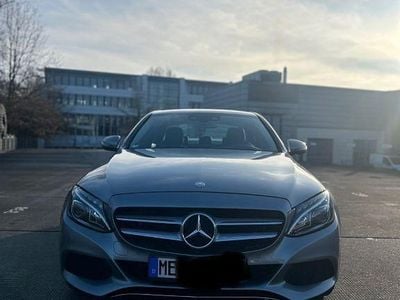 Grau Gebraucht 2016 Mercedes C180 Edition Limousine | 20.300 € (Fairer Preis)