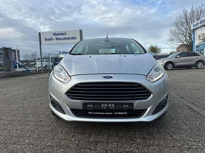 Gebraucht Ford Fiesta Titanium 95 PS (69 kW) 2015 Grau Limousine