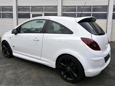 Usata Opel Corsa OPC 101 CV (74 kW) 2010 Bianco Utilitaria