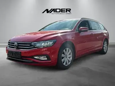 Gebraucht VW Passat Business 122 PS (89 kW) 2023 Rot Kombi