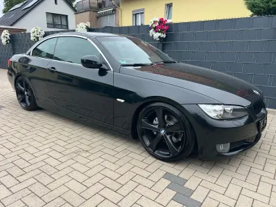 Gebraucht BMW 320 Cabriolet M Sport 170 PS (125 kW) 2010 Schwarz Cabrio