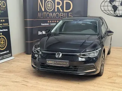 Gebraucht VW Golf VIII Move 150 PS (110 kW) 2023 Deep black perleffek (metallic) Limousine