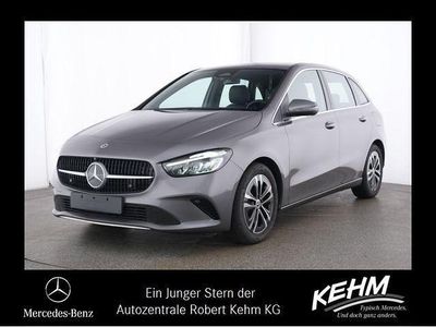 Gebraucht Mercedes B200 163 PS (119 kW) 2024 Mountain grau (metallic) Van / Kleinbus