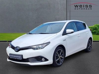 Weiss Gebraucht 2018 Toyota Auris Hybrid Team Limousine | 17.690 € (Fairer Preis)