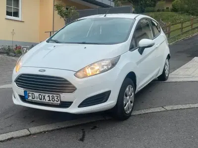 Używany Ford Fiesta 82 KM (60 kW) 2014 Biały Hatchback