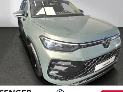 Neu VW Tayron R-line 204 PS (150 kW) 2026 Cipressino grün SUV