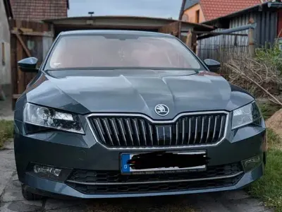 Gebraucht Skoda Superb Style 179 PS (131 kW) 2016 Grau Limousine