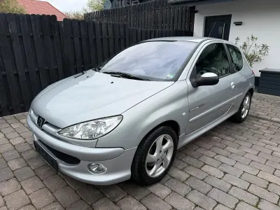 Gebraucht Peugeot 206 Quiksilver 88 PS (64 kW) 2004 Silber Limousine