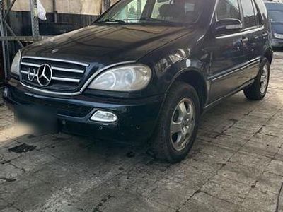 Gebraucht Mercedes ML270 163 PS (119 kW) 2001 Blau SUV