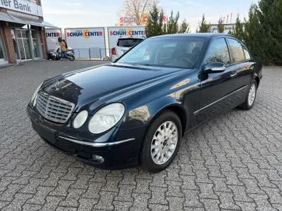 Gebraucht Mercedes E240 177 PS (130 kW) 2005 Schwarz Kombi