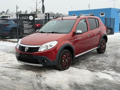 Rot Gebraucht 2010 Dacia Sandero Stepway Limousine | 3.990 € (Etwas zu teuer)
