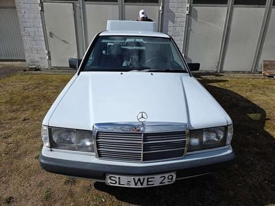 Usata Mercedes 190 90 CV (66 kW) 1988 Bianco Berlina