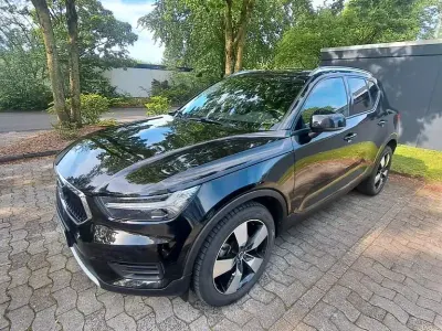 Gebraucht Volvo XC40 Momentum 150 PS (110 kW) 2019 Schwarz SUV