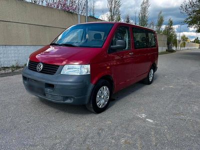 Usata VW Caravelle 102 CV (75 kW) 2006 Furgone