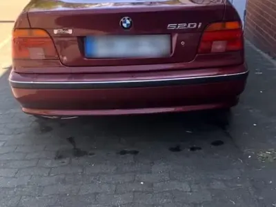 Gebraucht BMW 520 150 PS (110 kW) 1996 Rot Limousine